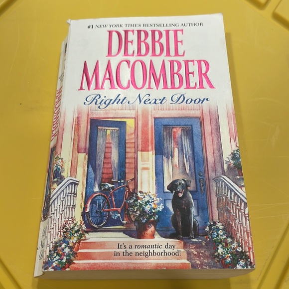 Lot of 2 Debbie Macomber Romance Novels 🌷Bundle your likes and save🌷 - Picture 4 of 6